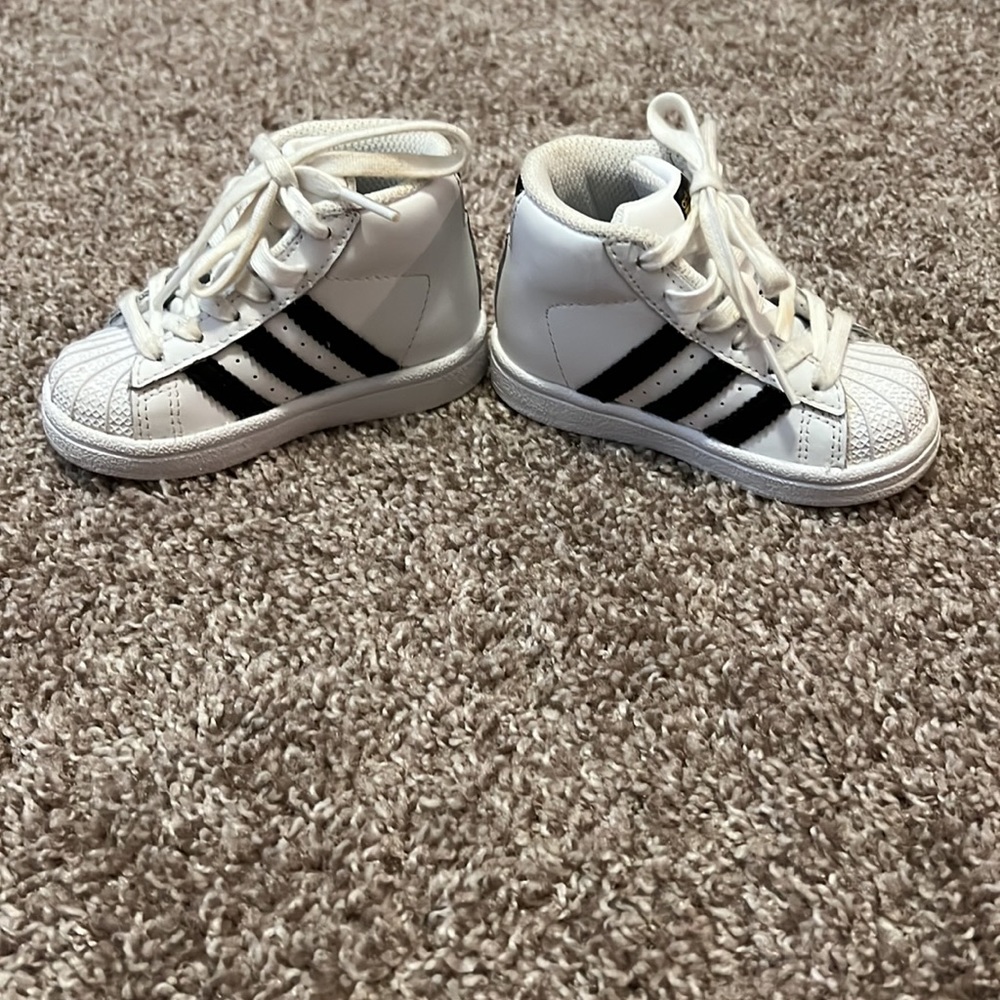 Adidas toddler sneakers - Picture 4 of 6